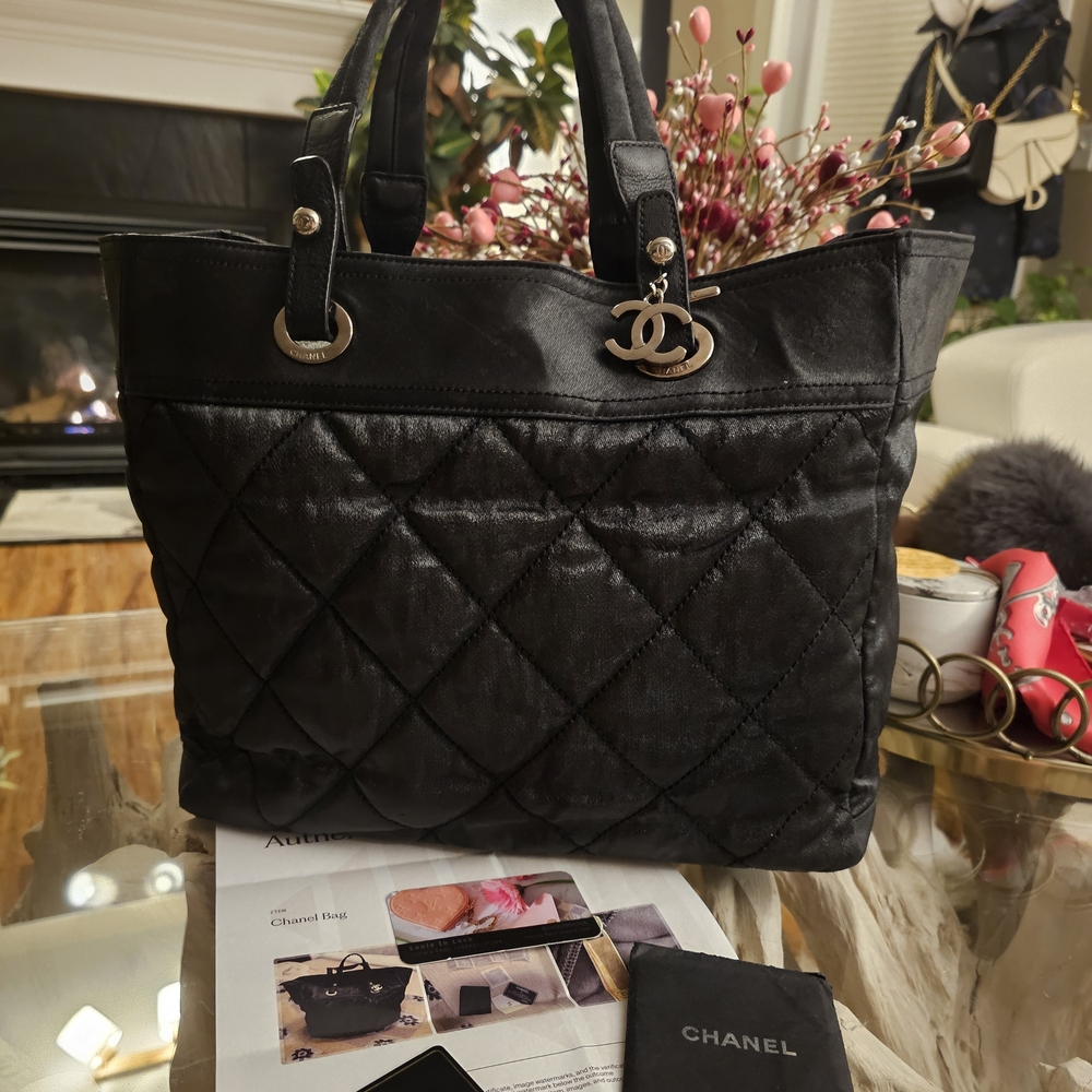 Chanel Tote With Zipper Closure